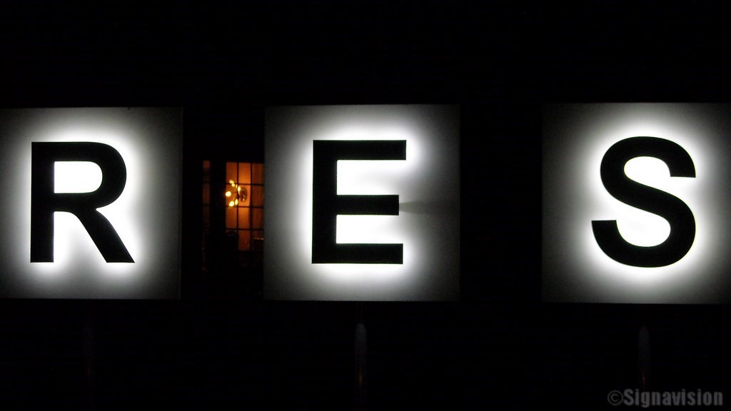 Lettres Relief Avec Rétro Éclairage Par LEDS